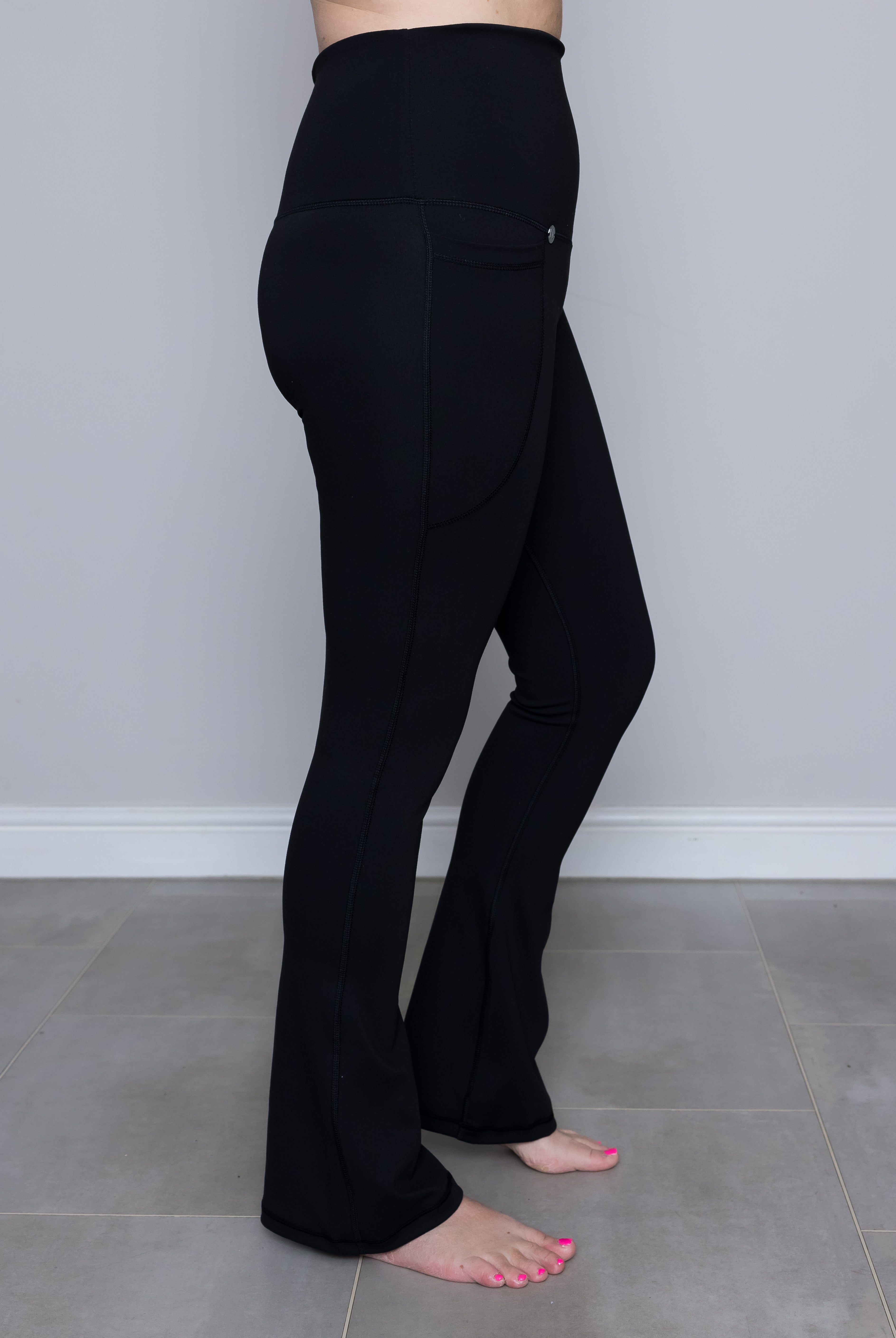 Flared Body Sculpt Black 2 Pocket Full Leggings - Love Lissie